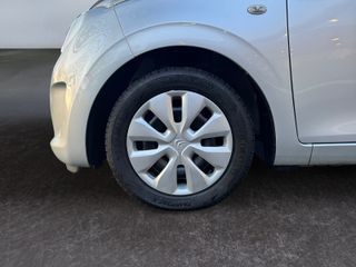 Voertuigafbeelding 8