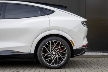 Voertuigafbeelding 4