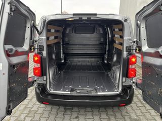 Voertuigafbeelding 12