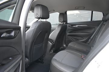 Voertuigafbeelding 9