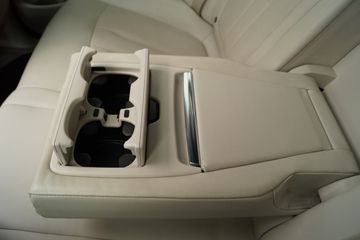 Voertuigafbeelding 17