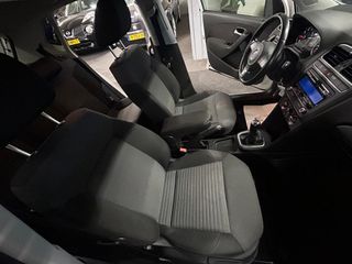 Voertuigafbeelding 8