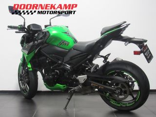 Voertuigafbeelding 4