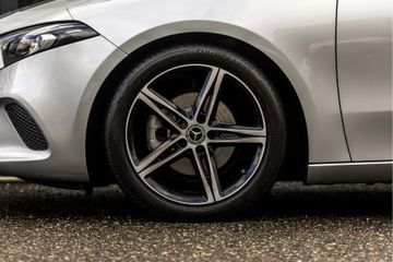 Voertuigafbeelding 8