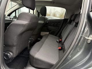 Voertuigafbeelding 10