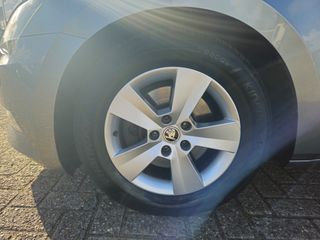 Voertuigafbeelding 9