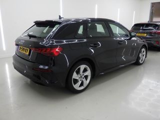 Voertuigafbeelding 3