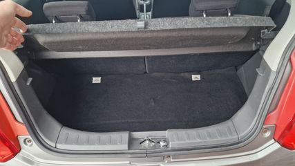 Voertuigafbeelding 5