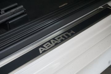 Voertuigafbeelding 13