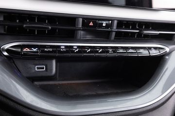 Voertuigafbeelding 12