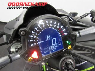 Voertuigafbeelding 6