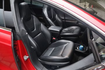 Voertuigafbeelding 2