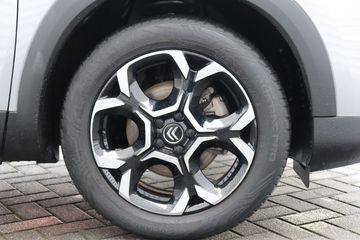 Voertuigafbeelding 12