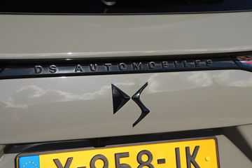 Voertuigafbeelding 9