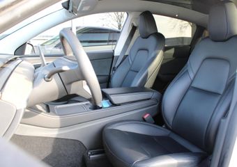 Voertuigafbeelding 3