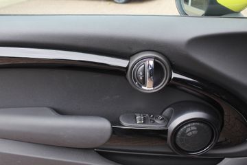 Voertuigafbeelding 30