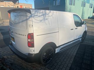 Voertuigafbeelding 3