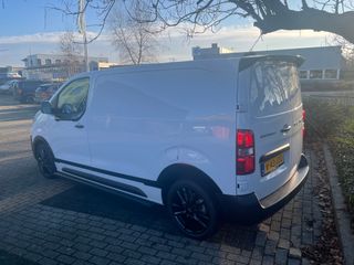 Voertuigafbeelding 4