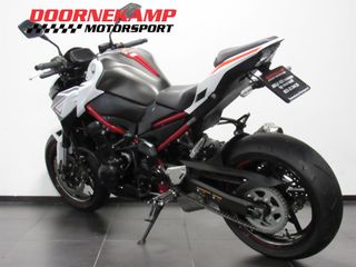 Voertuigafbeelding 4