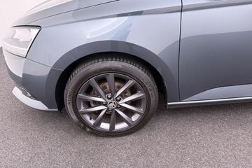 Voertuigafbeelding 6