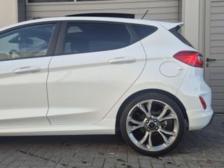 Voertuigafbeelding 8