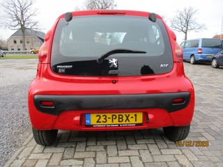 Voertuigafbeelding 4