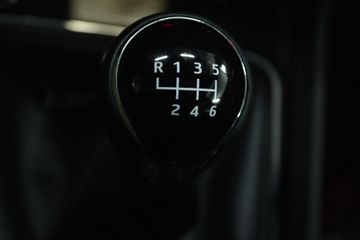 Voertuigafbeelding 6