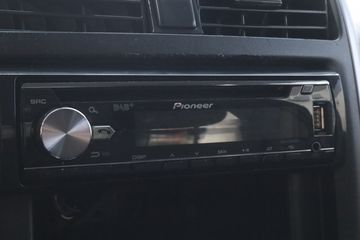 Voertuigafbeelding 8