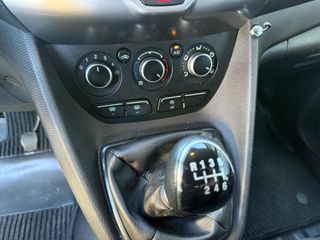 Voertuigafbeelding 16