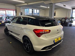 Voertuigafbeelding 4