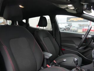 Voertuigafbeelding 6