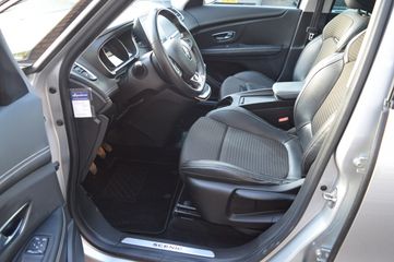 Voertuigafbeelding 4