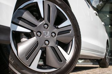 Voertuigafbeelding 12