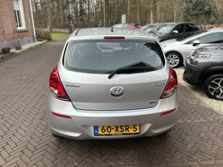 Voertuigafbeelding 12