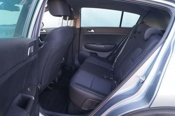 Voertuigafbeelding 6