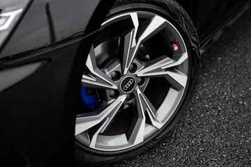 Voertuigafbeelding 6