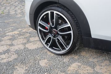 Voertuigafbeelding 12