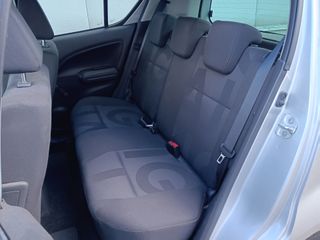 Voertuigafbeelding 12