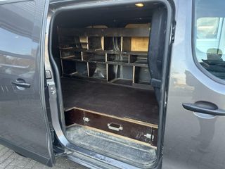 Voertuigafbeelding 2