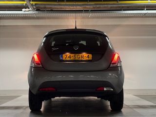 Voertuigafbeelding 5