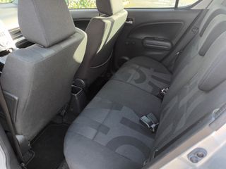 Voertuigafbeelding 16