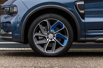 Voertuigafbeelding 8