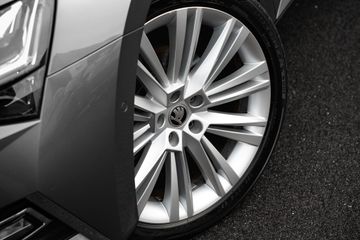 Voertuigafbeelding 4