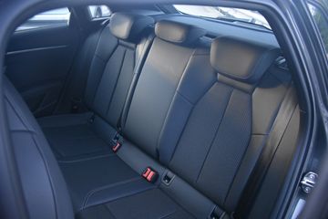 Voertuigafbeelding 12