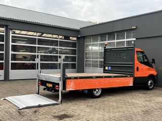 Voertuigafbeelding 3