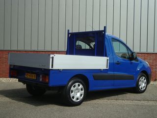 Voertuigafbeelding 4