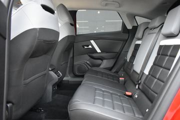 Voertuigafbeelding 7