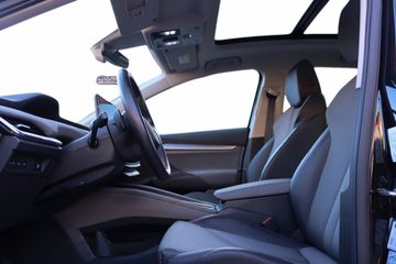 Voertuigafbeelding 8