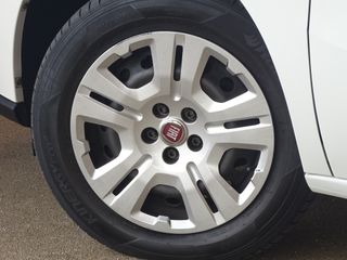 Voertuigafbeelding 8