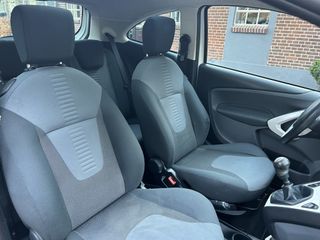 Voertuigafbeelding 6